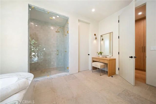 831 Teakwood Road, Los Angeles, CA 90049