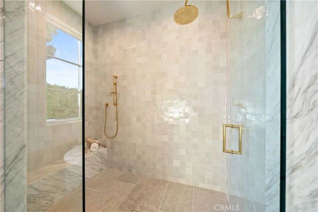 831 Teakwood Road, Los Angeles, CA 90049