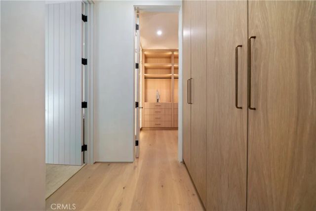 831 Teakwood Road, Los Angeles, CA 90049