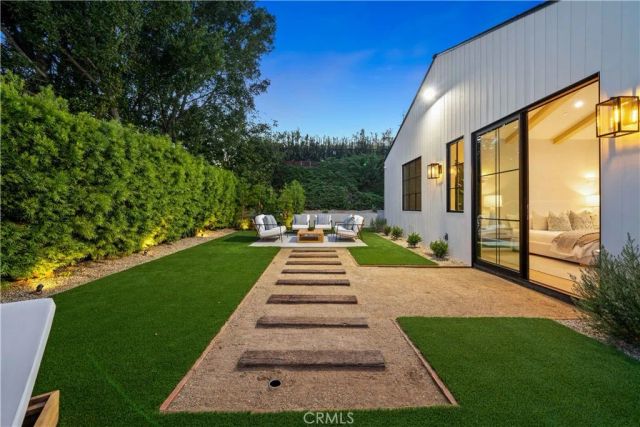 831 Teakwood Road, Los Angeles, CA 90049