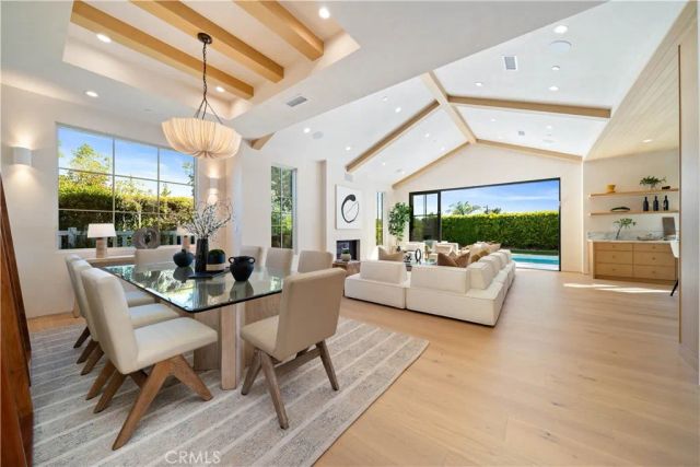 831 Teakwood Road, Los Angeles, CA 90049