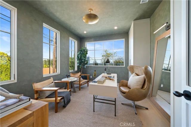 831 Teakwood Road, Los Angeles, CA 90049