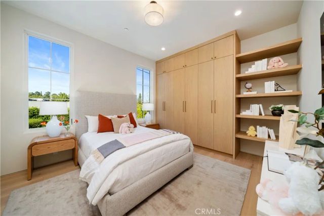 831 Teakwood Road, Los Angeles, CA 90049
