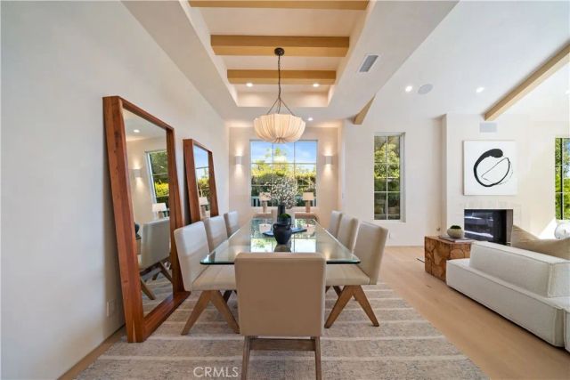 831 Teakwood Road, Los Angeles, CA 90049