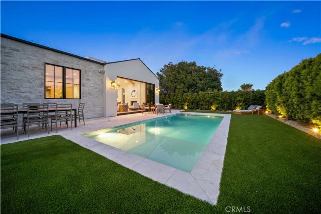 831 Teakwood Road, Los Angeles, CA 90049