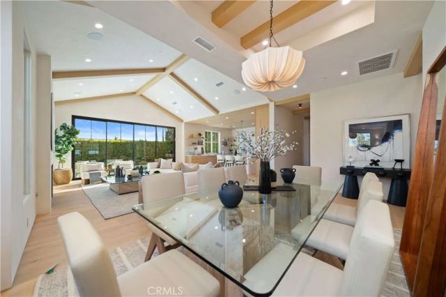 831 Teakwood Road, Los Angeles, CA 90049