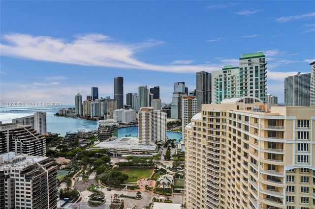848 Brickell Key Dr 3206, Miami, FL 33131