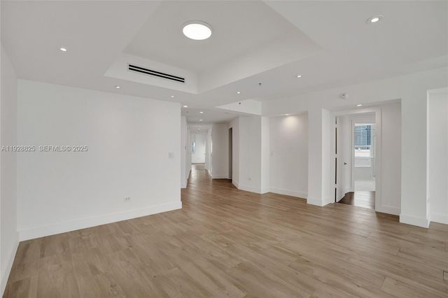 848 Brickell Key Dr 3206, Miami, FL 33131