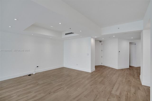 848 Brickell Key Dr 3206, Miami, FL 33131