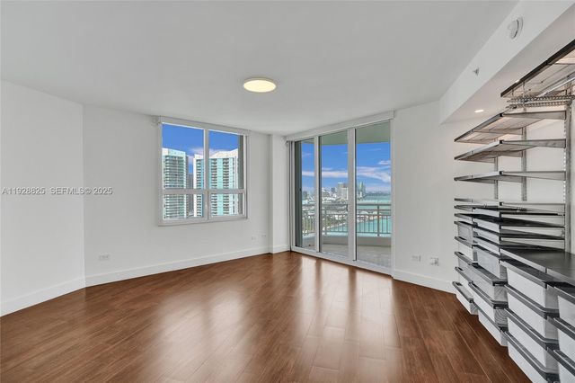 848 Brickell Key Dr 3206, Miami, FL 33131