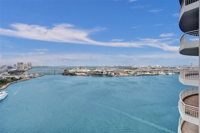 848 Brickell Key Dr 3206, Miami, FL 33131