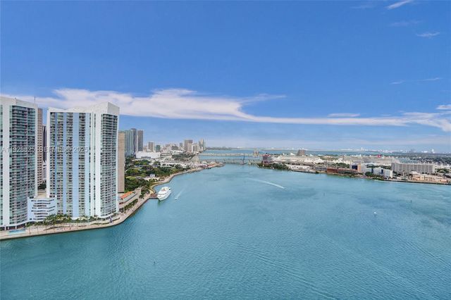848 Brickell Key Dr 3206, Miami, FL 33131