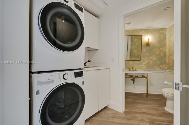 848 Brickell Key Dr 3206, Miami, FL 33131