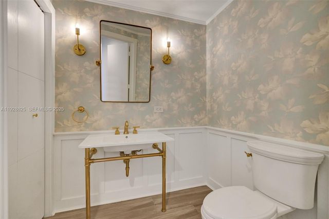 848 Brickell Key Dr 3206, Miami, FL 33131