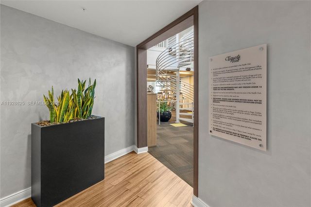 848 Brickell Key Dr 3206, Miami, FL 33131