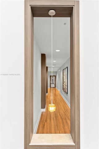 848 Brickell Key Dr 3206, Miami, FL 33131