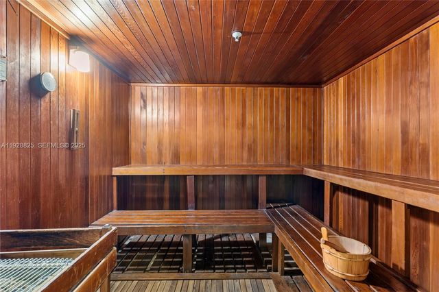 848 Brickell Key Dr 3206, Miami, FL 33131