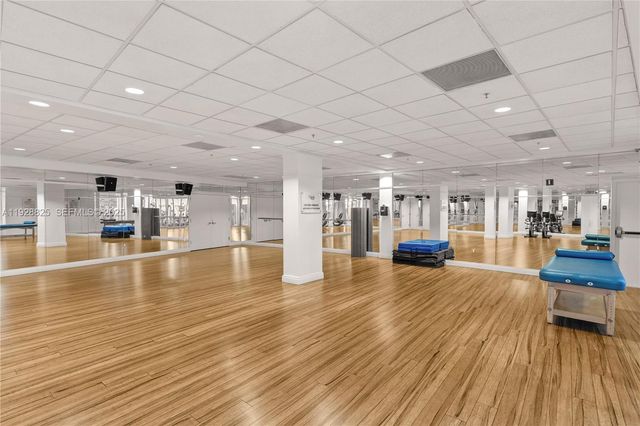 848 Brickell Key Dr 3206, Miami, FL 33131