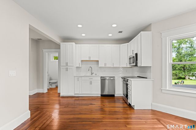 517 North Main Street, Suffield, CT 06078