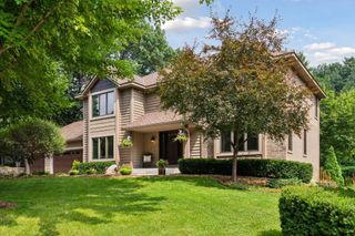 13760 Duluth Drive, Apple Valley, MN 55124