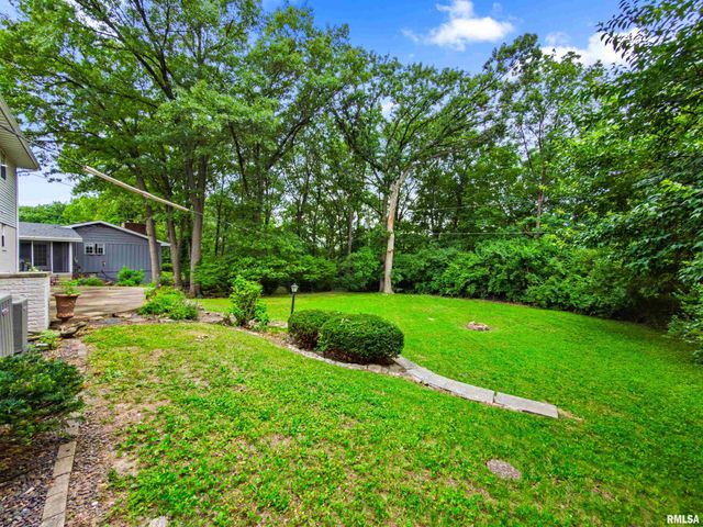 5311 N WOODVIEW Avenue, Peoria, IL 61614