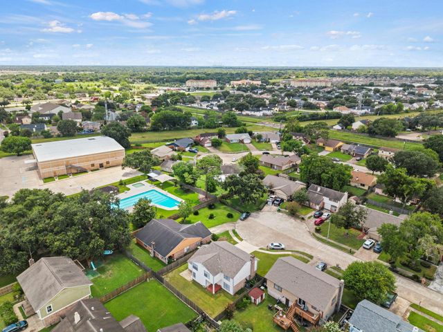 16723 Running Quail Court, Houston, TX 77489