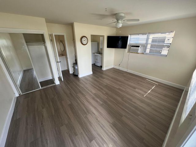 1150 W Blue Heron Boulevard, Riviera Beach, FL 33404