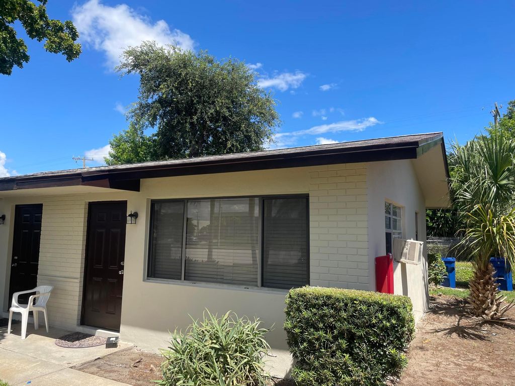 1150 W Blue Heron Boulevard, Riviera Beach, FL 33404