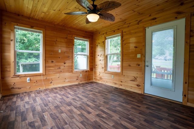 89 N Pine Street, Trenton, GA 30752