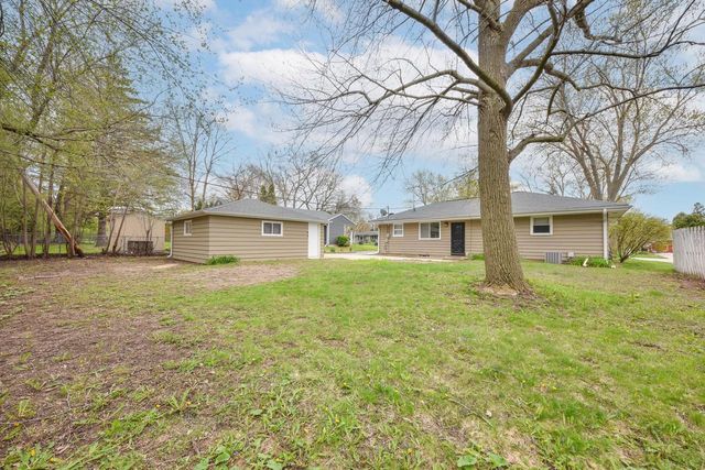 5760 W Betty LANE, Brown Deer, WI 53223
