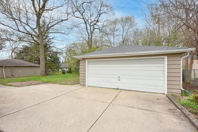 5760 W Betty LANE, Brown Deer, WI 53223