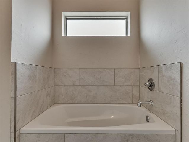 521 NW 179th Street, Edmond, OK 73012