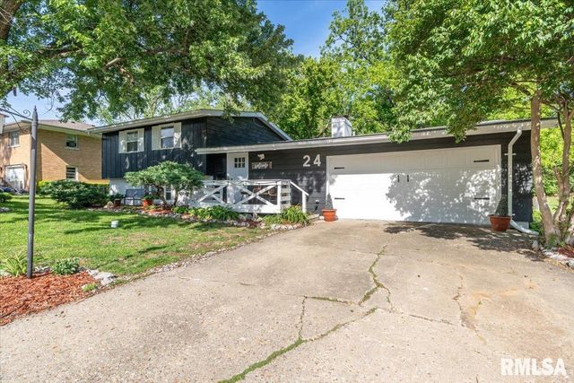 24 SUNNYSIDE Drive, Springfield, IL 62702