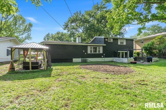 24 SUNNYSIDE Drive, Springfield, IL 62702