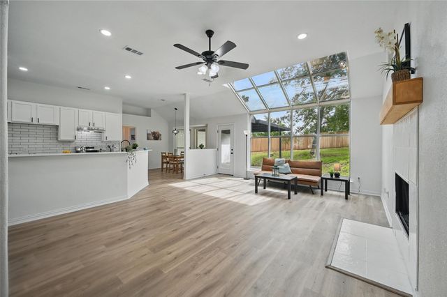 400 Baldwin Drive, Joshua, TX 76058