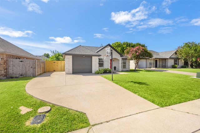 620 Brenna Road, Waxahachie, TX 75165