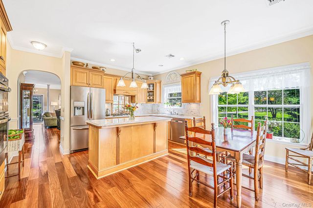 90 Golden Spruce Drive, Calverton, NY 11933