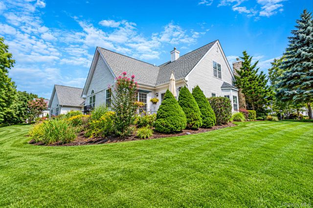 90 Golden Spruce Drive, Calverton, NY 11933
