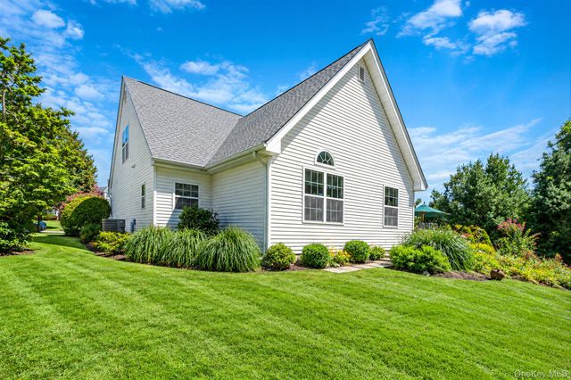 90 Golden Spruce Drive, Calverton, NY 11933