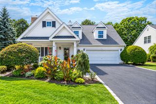 90 Golden Spruce Drive, Calverton, NY 11933