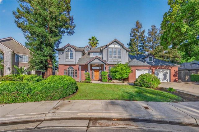 2976 Holly Avenue, Clovis, CA 93611