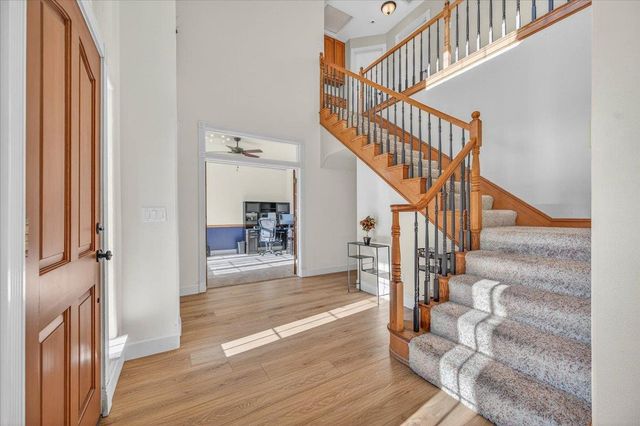 2976 Holly Avenue, Clovis, CA 93611