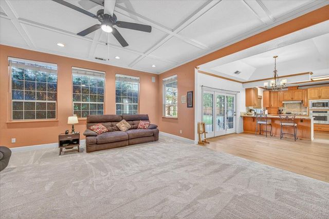 2976 Holly Avenue, Clovis, CA 93611