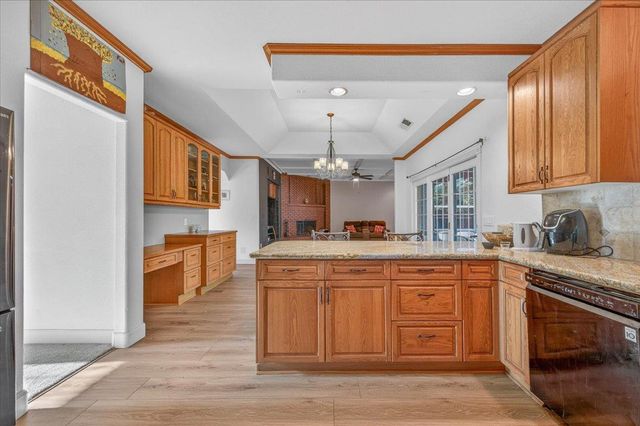 2976 Holly Avenue, Clovis, CA 93611