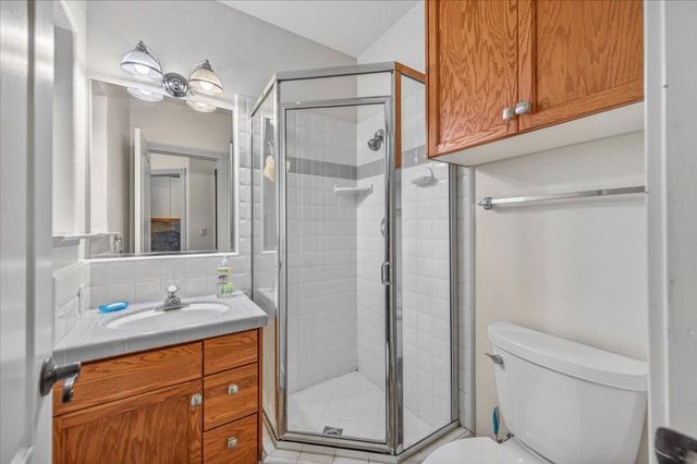 2976 Holly Avenue, Clovis, CA 93611