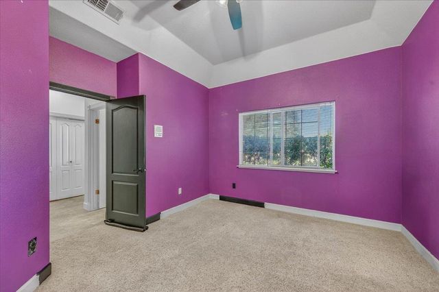 2976 Holly Avenue, Clovis, CA 93611