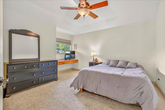 2976 Holly Avenue, Clovis, CA 93611