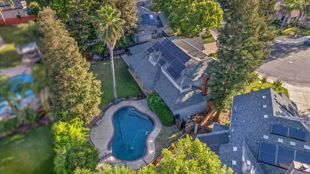 2976 Holly Avenue, Clovis, CA 93611