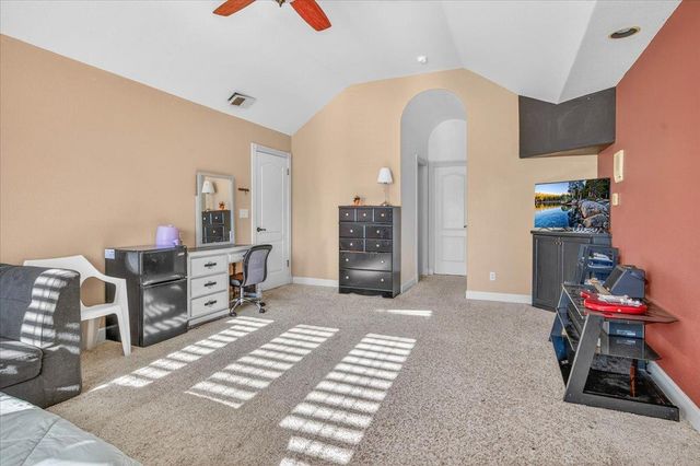 2976 Holly Avenue, Clovis, CA 93611
