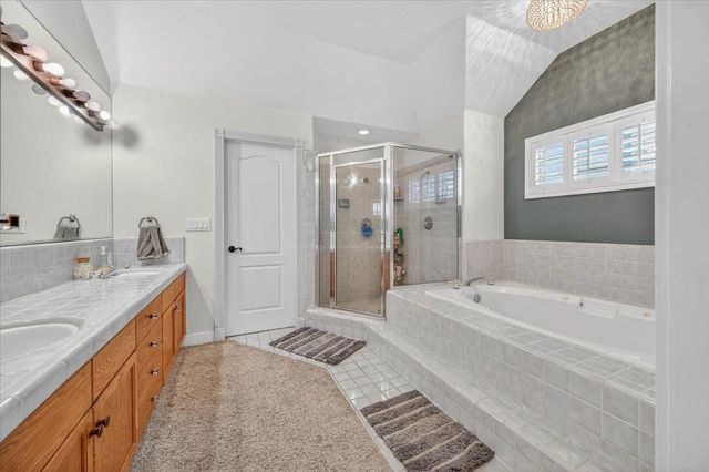 2976 Holly Avenue, Clovis, CA 93611